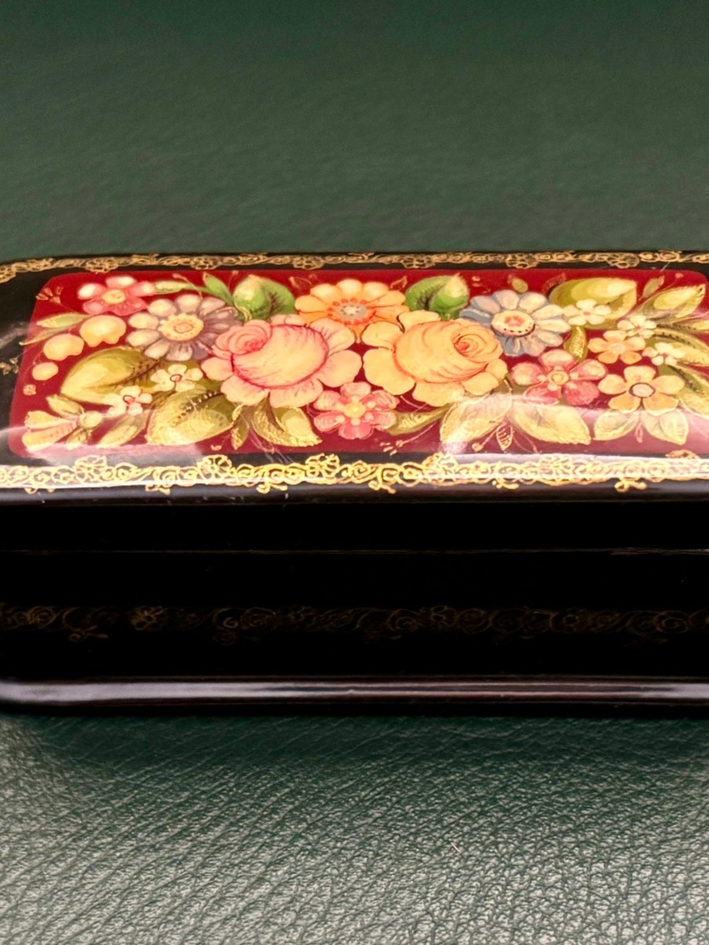 VINTAGE FLORAL RUSSIAN MSTERA PAPIER-MACHE LACQUER BOX "AEMO" SIGNED